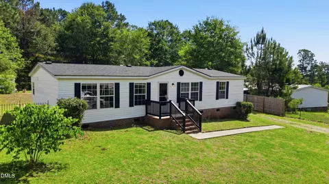 705 Winding Rdg, Sanford, NC 27332