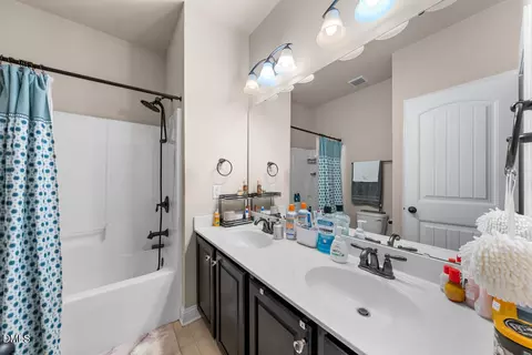 Bath - 2811 Reynolda Cir, Durham, NC 27712 photo 3 of 5