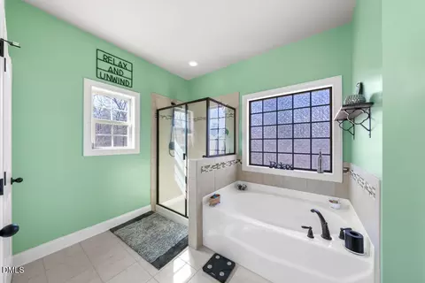 Bath - 2811 Reynolda Cir, Durham, NC 27712 photo 2 of 5
