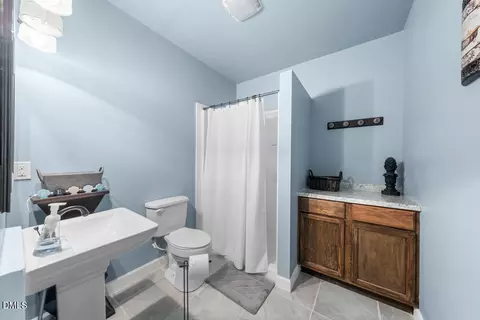 Bath - 2811 Reynolda Cir, Durham, NC 27712 photo 5 of 5
