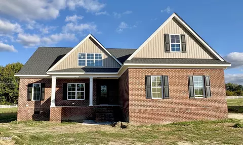 7655 Sweetwater Dr, Nashville, NC 27856