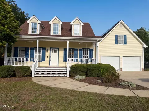 304 Cameronwood Dr, Fuquay Varina, NC 27526