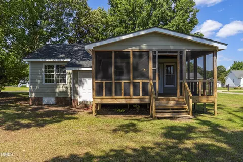 Exterior - 104 Sunset Dr, Dunn, NC 28334 photo 2 of 4
