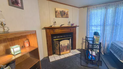 8800 Spring Meadow Dr, Hickory, NC 28601 photo 6