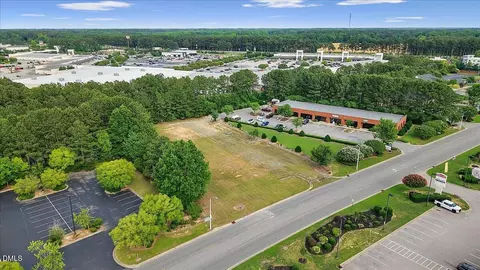 367 Venture Dr, Smithfield, NC 27577 photo 2