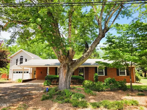 607 E Butler Ave, Liberty, NC 27298