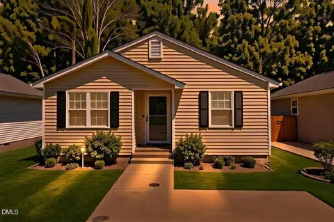 1110 Kendall Dr, Durham, NC 27703