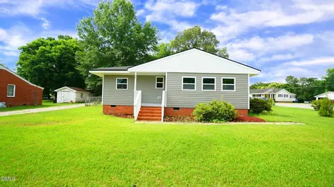 500 E Mcneill St, Lillington, NC 27546