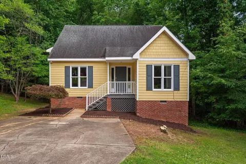 106 Barcelona Ct, Cary, NC 27513