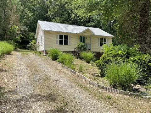 611 N 4th St, Mebane, NC 27302