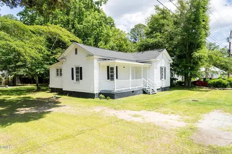 Exterior - 101 E Reason St, Pinetops, NC 27864 photo 2 of 7