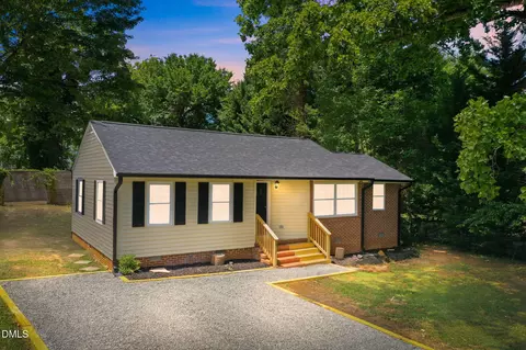1913 Hilldale Dr, Burlington, NC 27215