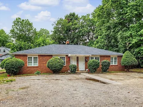 2217 Garden Pl, Raleigh, NC 27607
