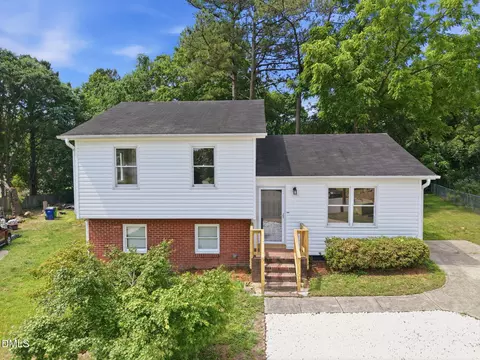 2729 W Talbot Ct, Raleigh, NC 27610