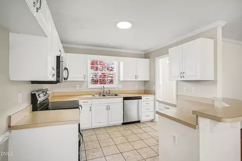 Kitchen - 157 Chesapeake Rd, Cameron, NC 28326 photo 1 of 3