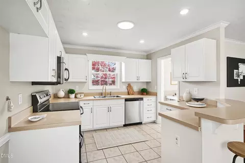 Kitchen - 157 Chesapeake Rd, Cameron, NC 28326 photo 2 of 3