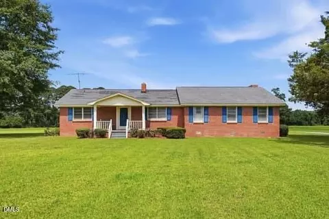 30 Boykin Rd, Clinton, NC 28328
