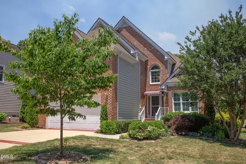 2912 Hawtree Dr, Raleigh, NC 27613