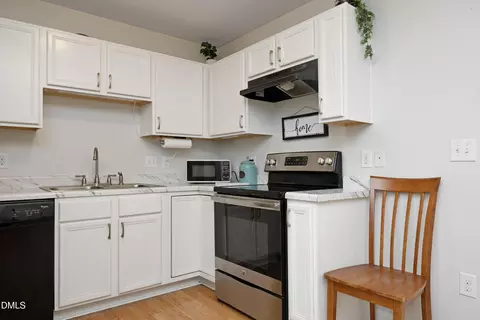 Kitchen - 222 Ruby Ridge Rd, Durham, NC 27703 photo 2 of 5