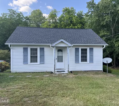 914 Harris St, Burlington, NC 27217