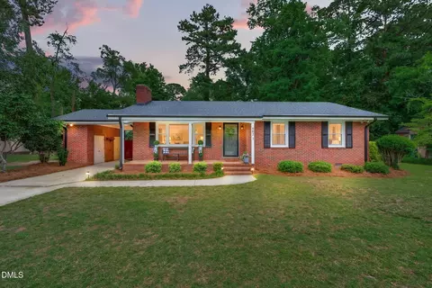 902 W Pearsall St, Dunn, NC 28334
