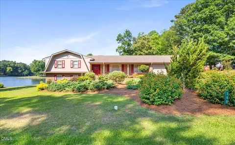 200 Edgewater Dr, Broadway, NC 27505