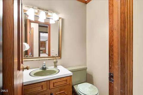 Bath - 200 Edgewater Dr, Broadway, NC 27505 photo 1 of 4