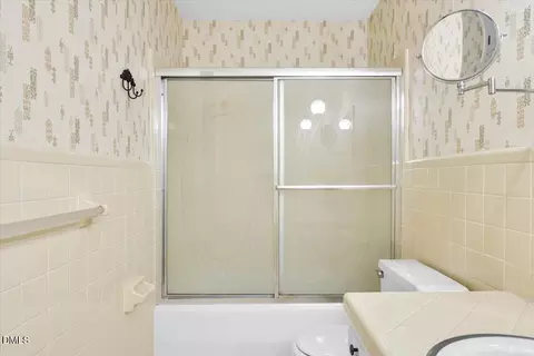 Bath - 200 Edgewater Dr, Broadway, NC 27505 photo 3 of 4