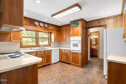 Kitchen - 200 Edgewater Dr, Broadway, NC 27505 photo 1 of 4