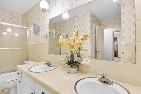 Bath - 200 Edgewater Dr, Broadway, NC 27505 photo 2 of 4