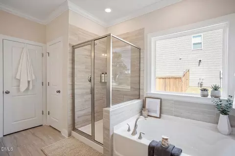 Bath - 3334 Longleaf Estates Dr, Raleigh, NC 27616 photo 1 of 4