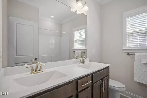 Bath - 3334 Longleaf Estates Dr, Raleigh, NC 27616 photo 3 of 4