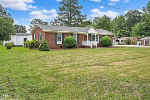 606 E Fremont St, Kenly, NC 27542
