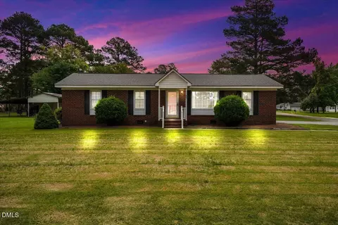 606 E Fremont St, Kenly, NC 27542