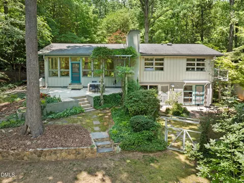 1120 Sourwood Dr, Chapel Hill, NC 27517
