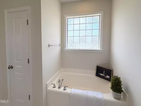 Bath - 175 Watersedge Ln, Smithfield, NC 27577 photo 3 of 5