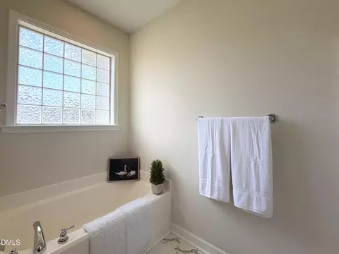 Bath - 175 Watersedge Ln, Smithfield, NC 27577 photo 2 of 5