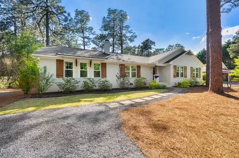 5 Mcleod Rd, Pinehurst, NC 28374