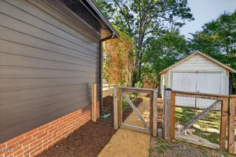 Exterior - 312 Dacian Ave, Durham, NC 27701 photo 19 of 27