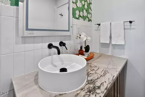 Bath - 312 Dacian Ave, Durham, NC 27701 photo 5 of 7