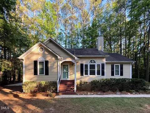 213 Long Needle Dr, Clayton, NC 27520