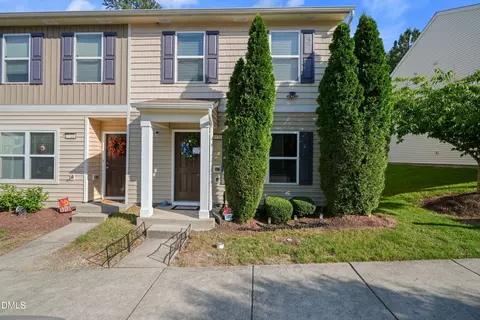 8520 Quarton Dr, Raleigh, NC 27616