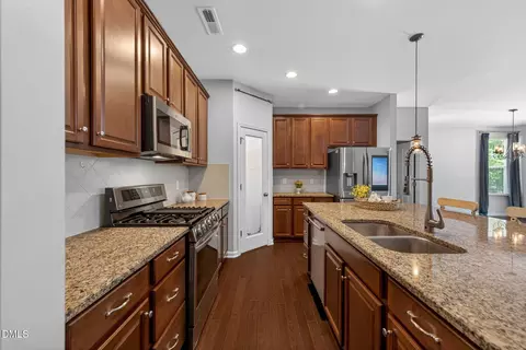 Kitchen - 1308 Double Oak Ln, Willow Spring, NC 27592 photo 5 of 9