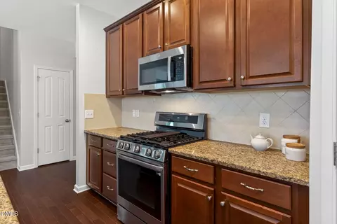 Kitchen - 1308 Double Oak Ln, Willow Spring, NC 27592 photo 8 of 9