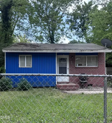 1120 Hightower St, Raleigh, NC 27610