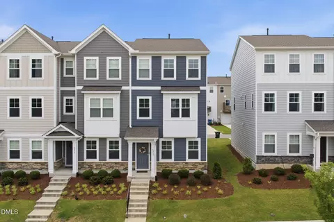 6237 Truxton Ln, Raleigh, NC 27616