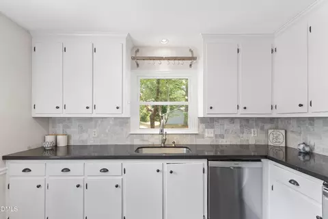 Kitchen - 1412 Valley Run, Durham, NC 27707 photo 3 of 5