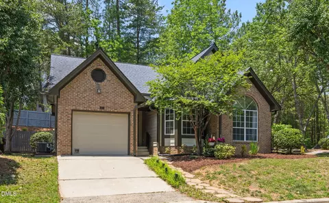 111 Carriage Cir, Chapel Hill, NC 27514