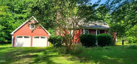 104 Long St, Fuquay Varina, NC 27526