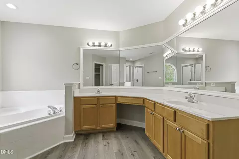 Bath - 808 Siena Dr, Wake Forest, NC 27587 photo 3 of 5